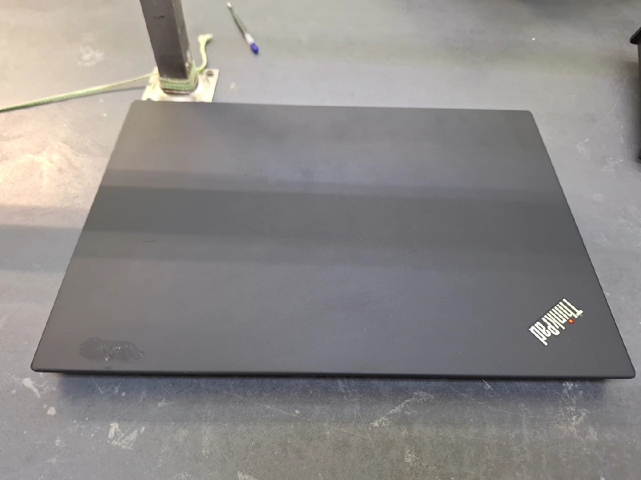 Lenovo ThinkPad T14 Gen 2, DE, Ryzen 5 Pro 5650U, 32GB RAM, 512GB SSD, 14 Zoll, Win 11 Pro, Gebrauchsspur auf dem Gehäusedeckel (siehe Foto) | Zustand: Sehr Gut – Bild 3