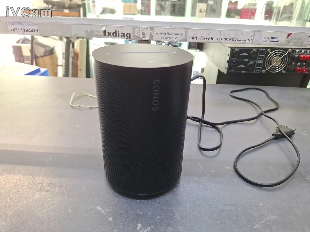 Sonos Era 100 Schwarz, Smart Speaker mit WLAN, Bluetooth, Sprachsteuerung und Stromkabel. Kompakter Regal-Lautsprecher. | Zustand: Sehr Gut – Bild 3