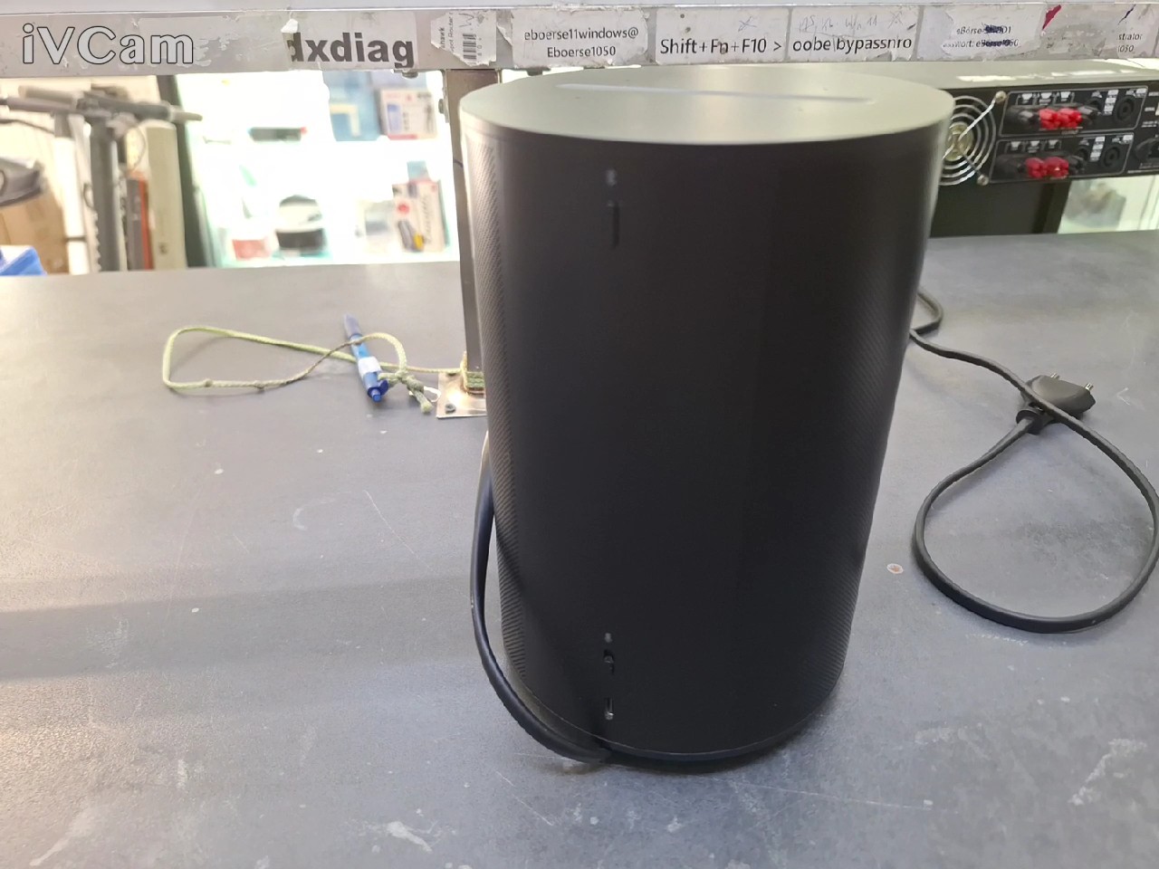 Sonos Era 100 Schwarz, Smart Speaker mit WLAN, Bluetooth, Sprachsteuerung und Stromkabel. Kompakter Regal-Lautsprecher. | Zustand: Sehr Gut – Bild 4