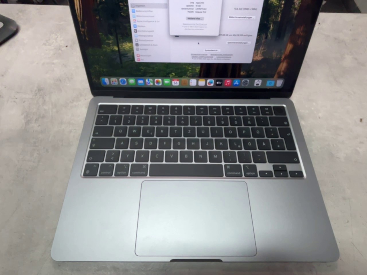 Apple MacBook Air 13 M3 2024 Space Grau, 13 Zoll, Apple M3, 16 GB RAM, 512 GB SSD, Ladezyklen: 5 | Zustand: Gut – Bild 2