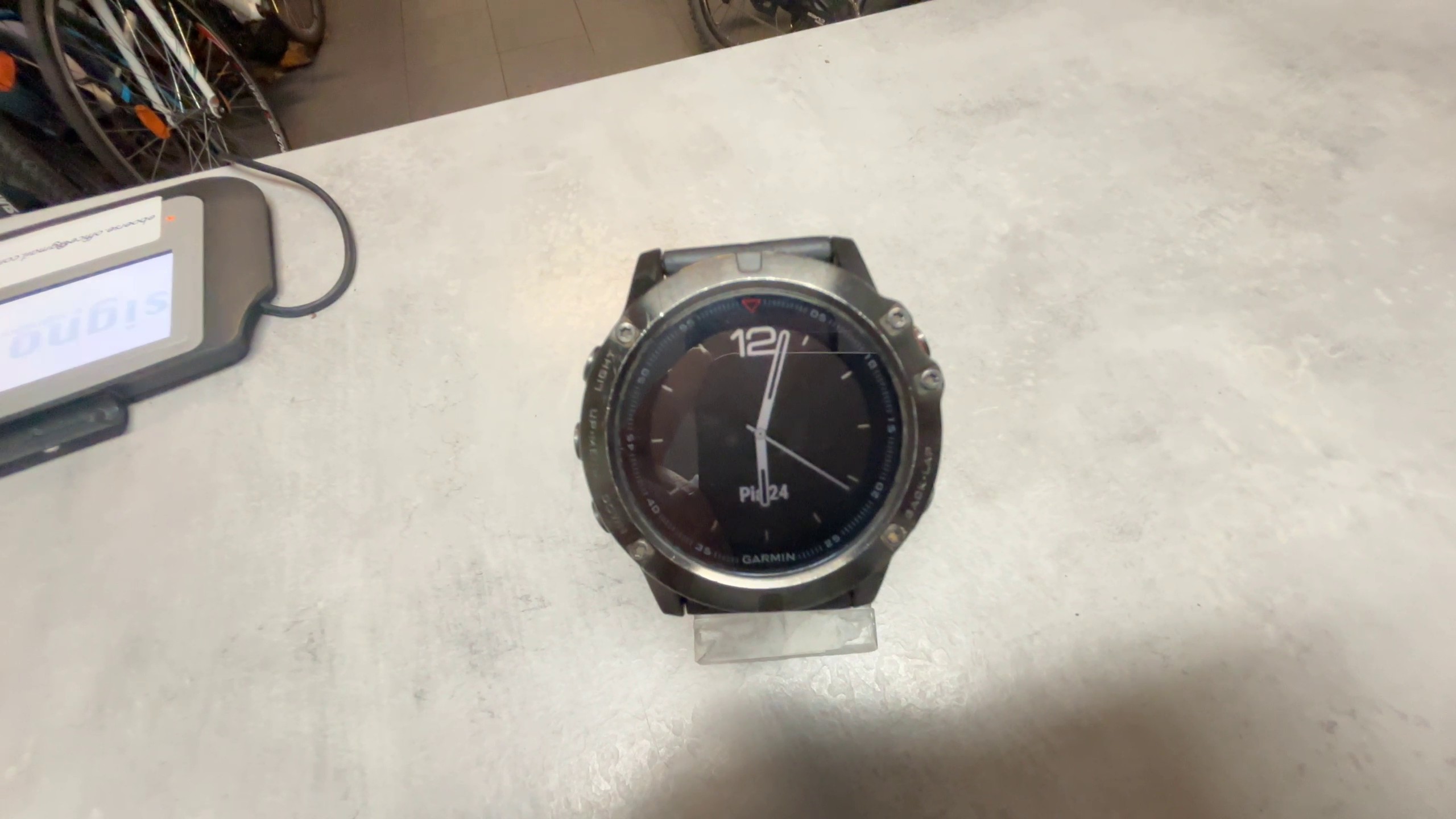 Garmin Fenix 5X, Multisport GPS-Uhr mit vorinstallierten TOPO-Karten. Inkl. Ladegerät..Zerkratzt. | Zustand: Gut | Farbe: schwarz – Bild 2