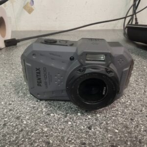 Pentax WG-1000 2024 Grau, Robuste Outdoor-Kompaktkamera, wasserdicht bis 15m, 16,3 MP, 4x optischer Zoom, Full-HD-Video | Zustand: Sehr Gut