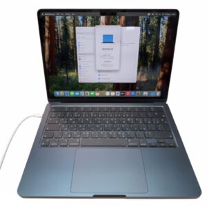 Apple MacBook Air 13 M3 2024 Mitternacht, Apple M3, 16 GB RAM, 512 GB SSD, 26 Zyklen | Zustand: Sehr Gut