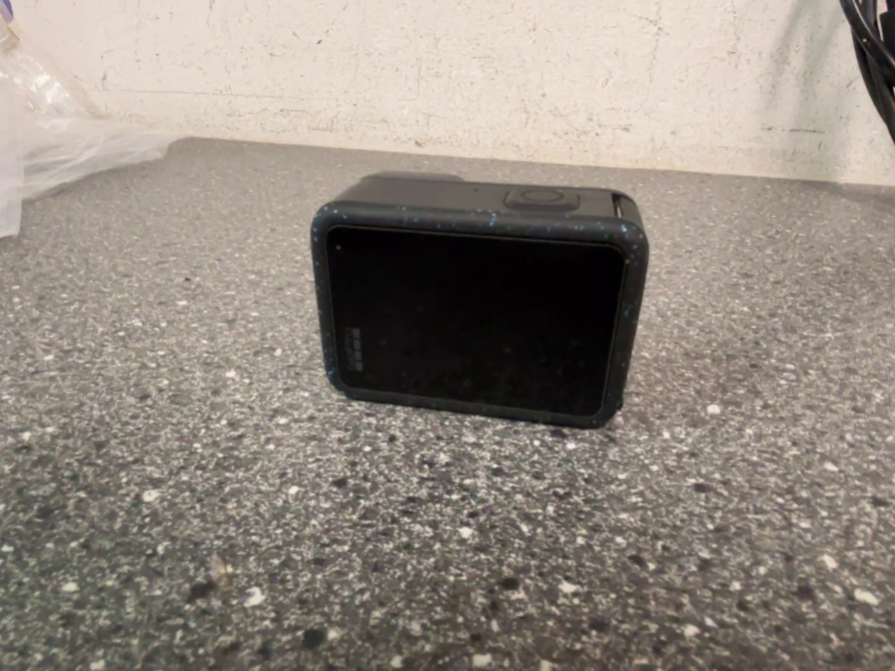 GoPro Hero 12 Black 2023 Schwarz, Ohne Zubehör, Gehäuse hat einen Bruch an der Ecke. | Zustand: Gut