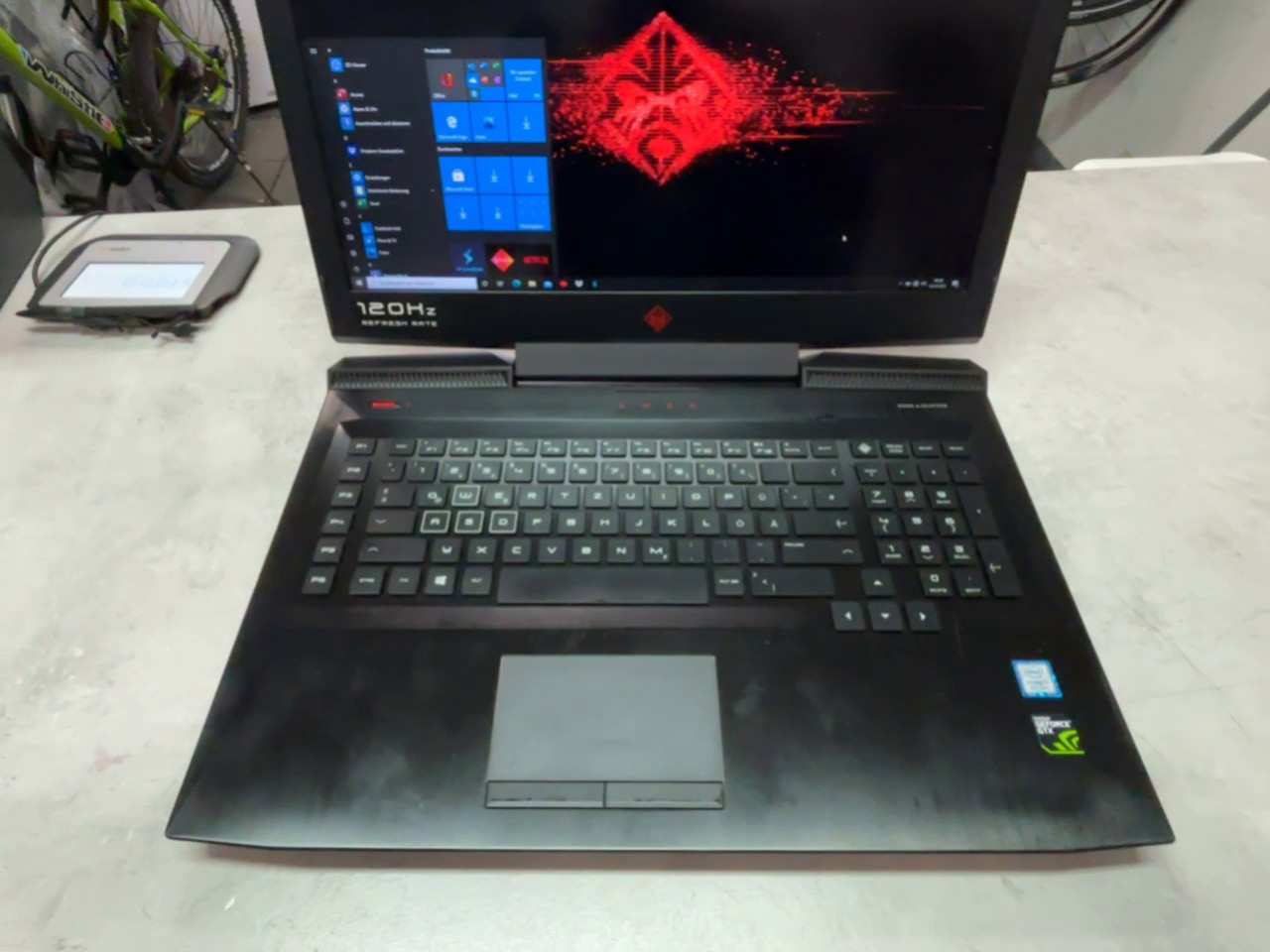 HP Omen 17-an193ng Schwarz, Intel Core i7-8750H, 16GB RAM, 256GB SSD, 1TB HDD, GTX 1060 6GB, 17,3 | Zustand: Gut – Bild 2