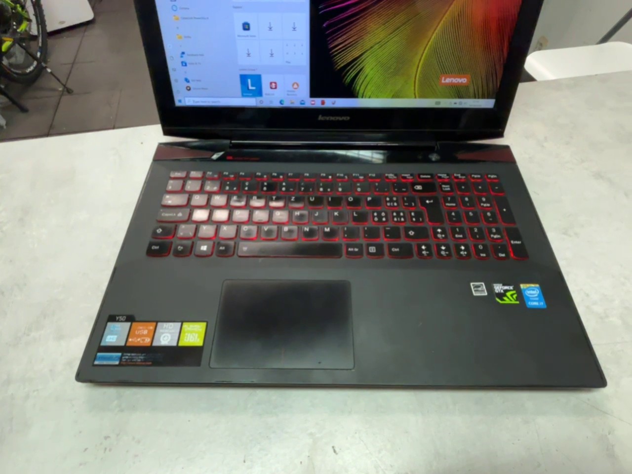 Lenovo Y50-70 2015 Schwarz, Intel Core i7-4720HQ, 16 GB RAM, 256 GB SSD, NVIDIA GeForce GTX 960M 2GB | Zustand: Gebraucht – Bild 2