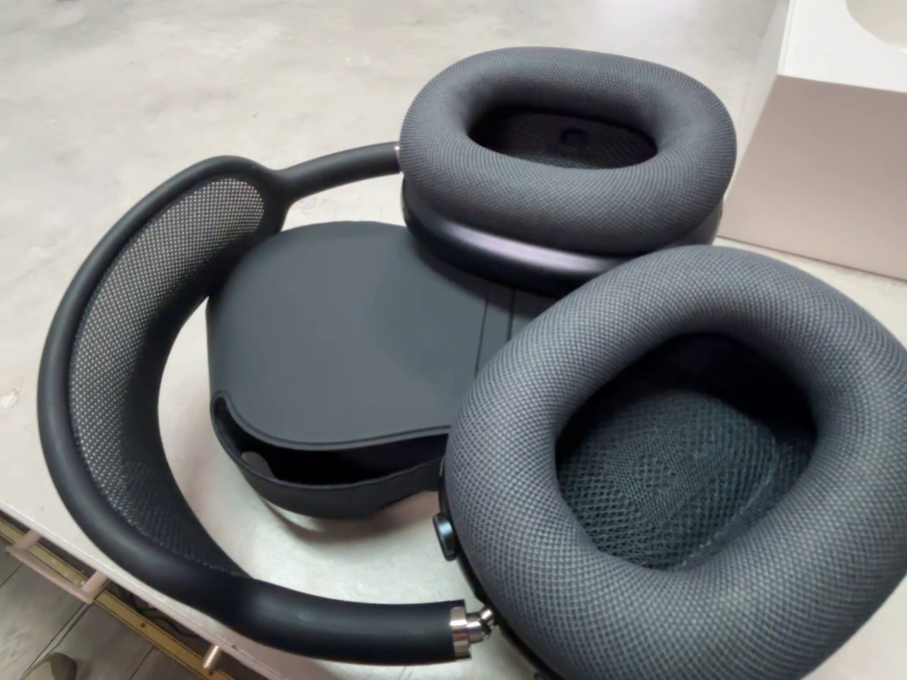 Apple AirPods Max (2024) Mitternacht, Over-Ear-Kopfhörer mit USB-C, aktivem Noise Cancelling und OVP | Zustand: Gut | Farbe: schwarz – Bild 5