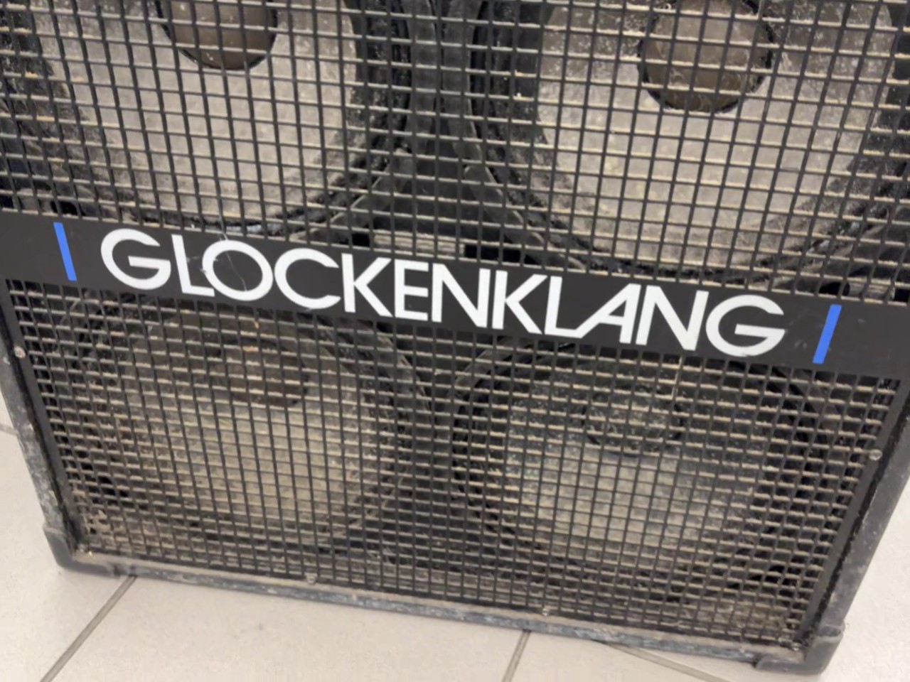 Glockenklang Quattro Schwarz, Bassbox, 800 Watt, 8 Ohm, 36 Hz - 18 kHz, regelbarer Tweeter, Abrieb an Gehäusekanten, inkl. Lautsprecherkabel | Zustand: Gebraucht – Bild 2