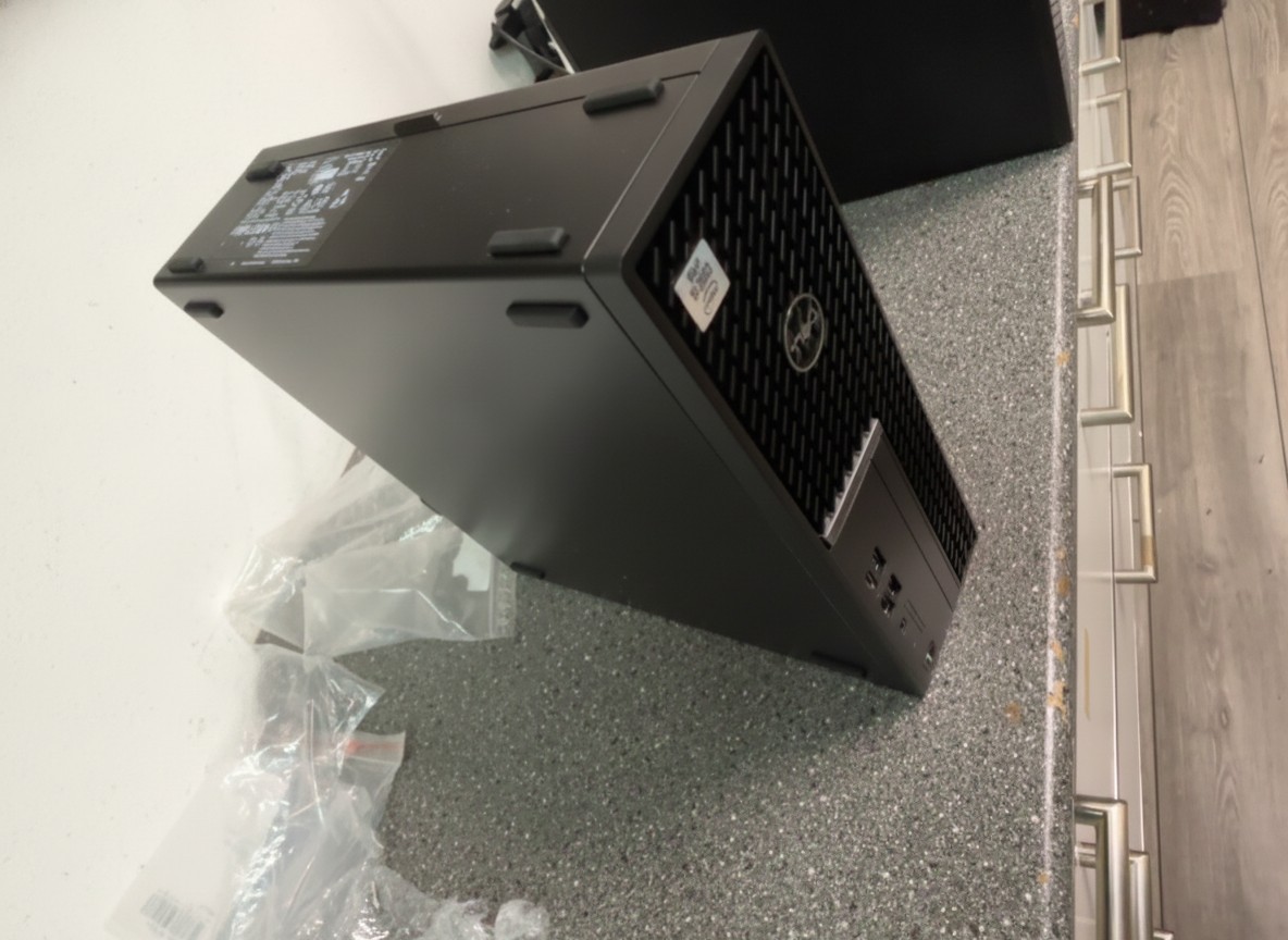 Dell OptiPlex 7090 SFF PC, schwarz, Intel Core i5-10500, 16GB RAM, 256GB SSD, AMD Radeon RX 640 | Zustand: Gut