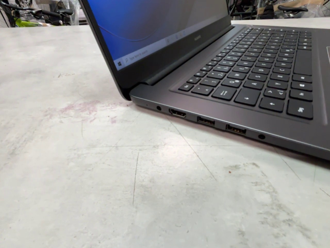 Huawei MateBook D 14 (2018) Grau, Intel Core i5-8250U, 8 GB RAM, 256 GB SSD, Windows 10 Home Mit Ladegerät | Zustand: Gut – Bild 4