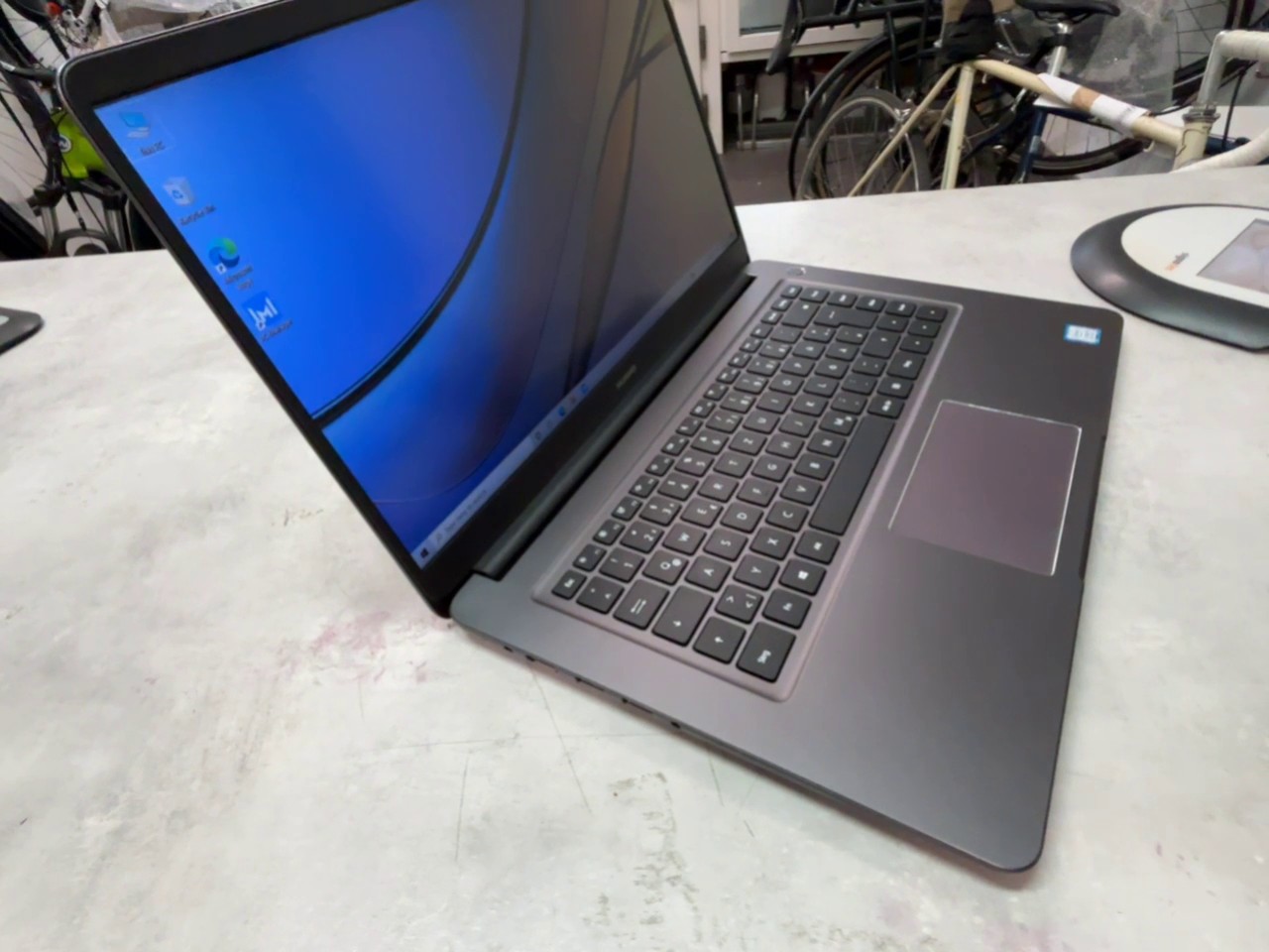 Huawei MateBook D 14 (2018) Grau, Intel Core i5-8250U, 8 GB RAM, 256 GB SSD, Windows 10 Home Mit Ladegerät | Zustand: Gut – Bild 5