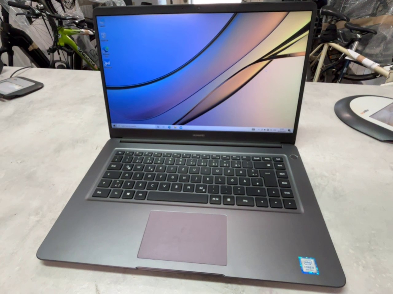 Huawei MateBook D 14 (2018) Grau, Intel Core i5-8250U, 8 GB RAM, 256 GB SSD, Windows 10 Home Mit Ladegerät | Zustand: Gut – Bild 6