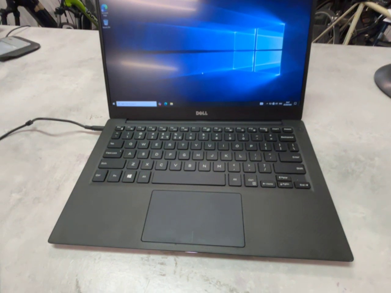 Dell XPS 13 (9360) Silber 2017, Intel Core i7-7560U, 8GB RAM, 256GB SSD, inkl. Ladekabel | Zustand: Gebraucht – Bild 3