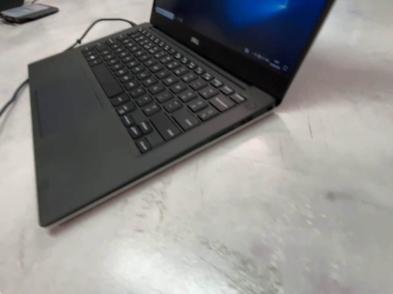 Dell XPS 13 (9360) Silber 2017, Intel Core i7-7560U, 8GB RAM, 256GB SSD, inkl. Ladekabel | Zustand: Gebraucht – Bild 4