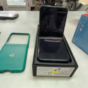 Motorola Razr 70 (2026) 256GB, Smartphone, faltbar, 256 GB Speicher, 8 GB RAM, Originalverpackt, OVP | SimLock: Frei | Zustand: Sehr Gut | Farbe: Sporting Green | Akku: 100%