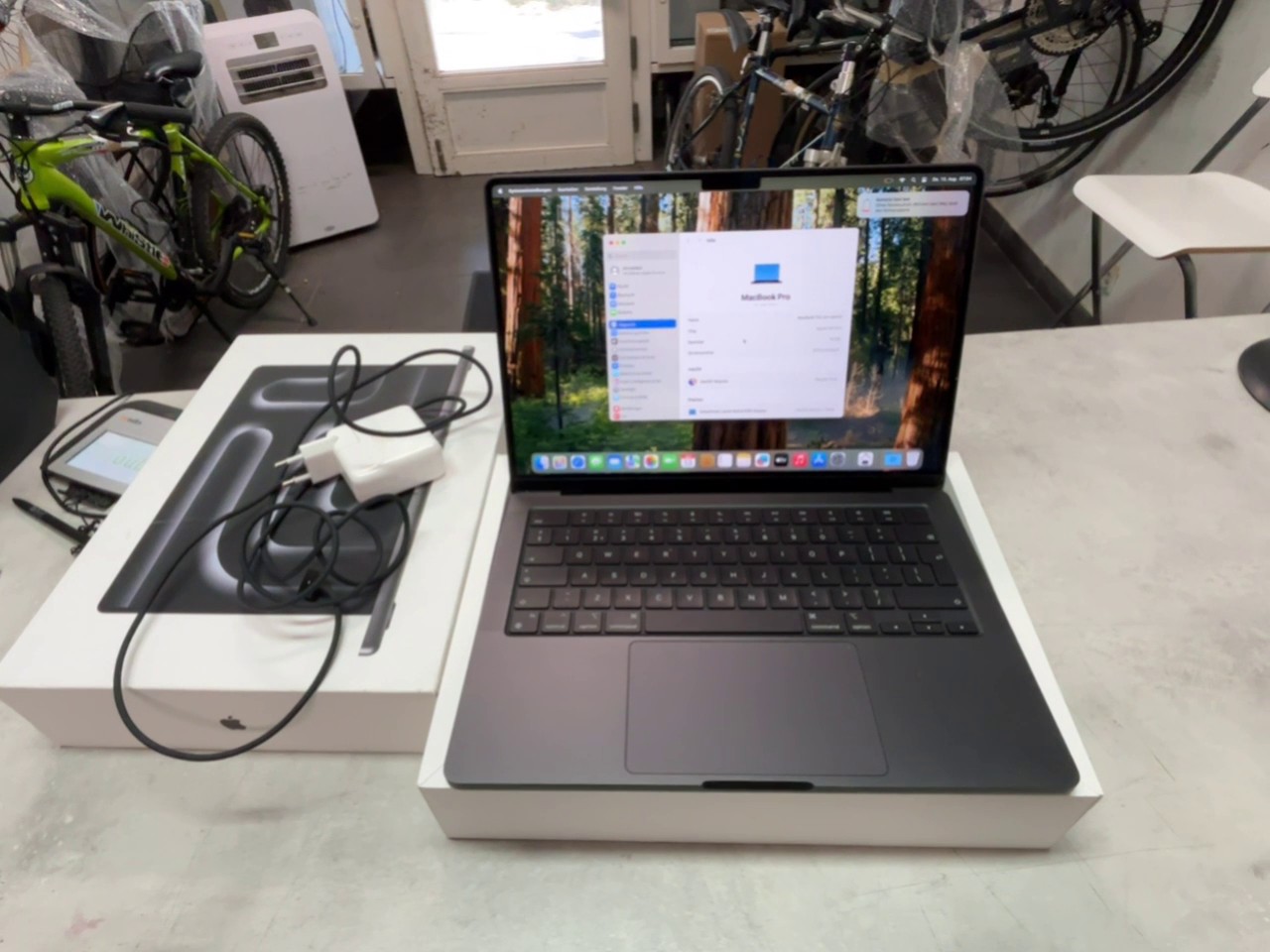 MacBook Pro 14 M3 Pro 2023 Silber, M3 Pro| 11 core cpu | 14 core gpu, 18gb ram, 512gb ssd, de | ovp | zyklen :9 | English (QWERTY) | Zustand: Sehr Gut – Bild 2