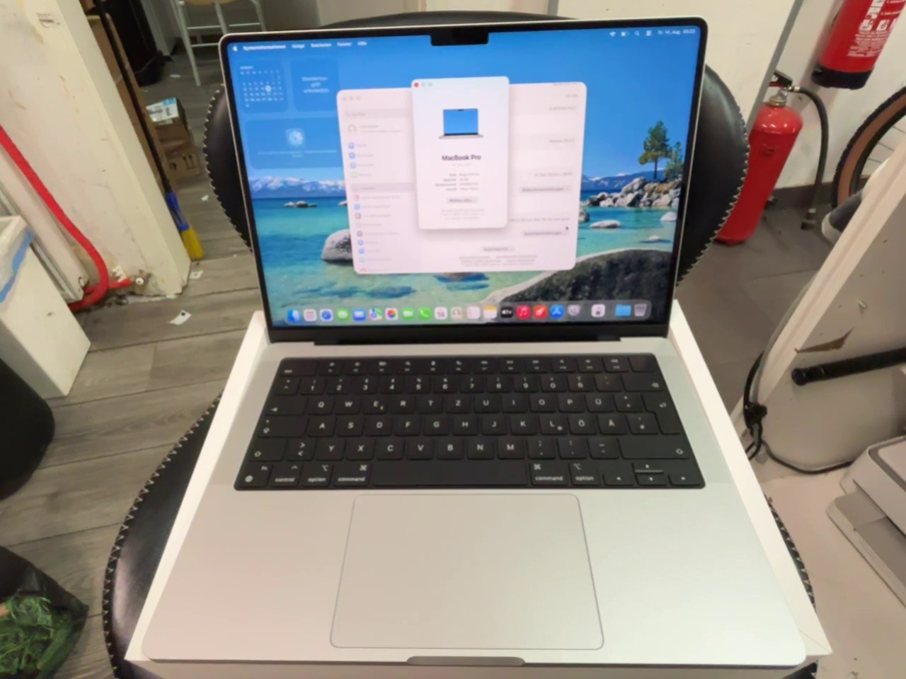 Apple MacBook Pro 14 (2024) Silber, M4 Pro, 12 Core CPU, 16 Core GPU, 24GB RAM, 512GB SSD, DE, Zyklen: 22, OVP | Zustand: Wie Neu – Bild 4