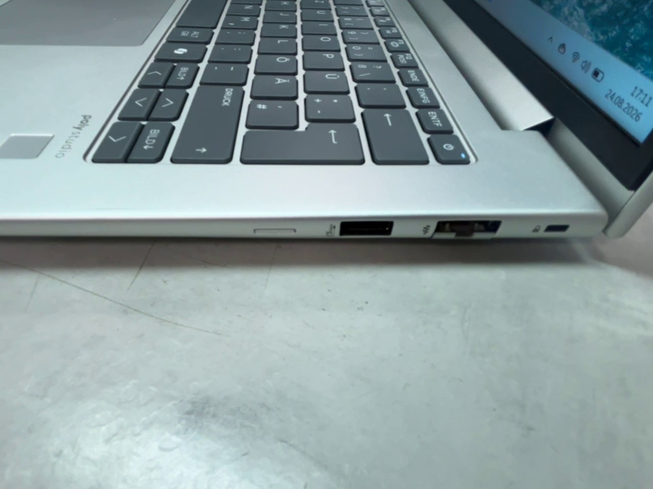 HP EliteBook 645 G11 silber, 14 Zoll, AMD Ryzen 5 7535U, 32 GB RAM, 256 GB SSD, Windows 11 Mit Ladegerät | Zustand: Sehr Gut – Bild 4