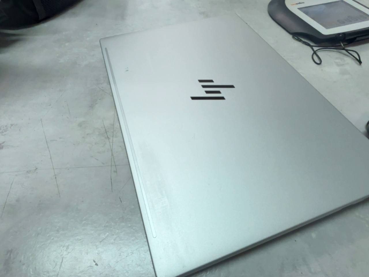 HP EliteBook 645 G11 silber, 14 Zoll, AMD Ryzen 5 7535U, 32 GB RAM, 256 GB SSD, Windows 11 Mit Ladegerät | Zustand: Sehr Gut – Bild 5