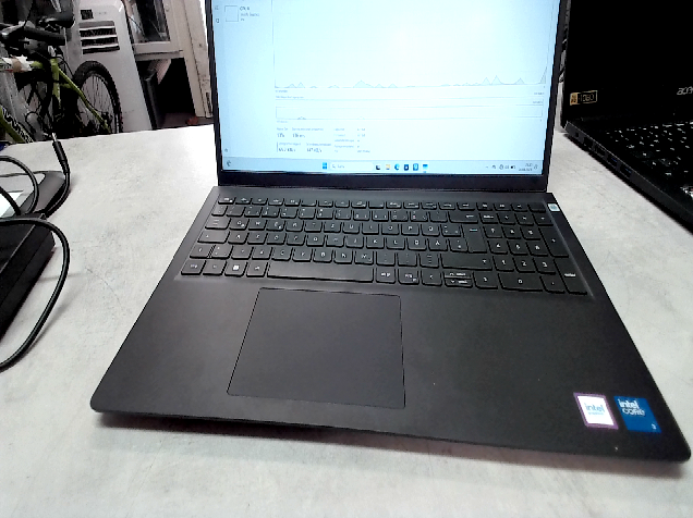 Dell Pro 15 Essential (2024, Schwarz), Intel Core 3 100U, 8GB RAM | 512GB SSD | Zustand: Gut – Bild 4