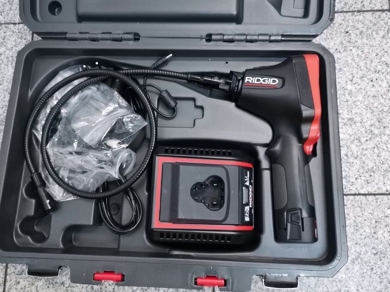 Ridgid micro CA-350 rot schwarz, Digitale Inspektionskamera im Koffer mit 12V Li-Ion Akku, Ladegerät und flexiblem Kamerakabel | Zustand: Sehr Gut – Bild 3