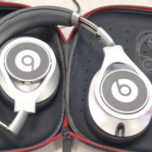 Beats Executive Silber, Over-Ear-Kopfhörer mit aktiver Rauschunterdrückung und Case | Zustand: Sehr Gut