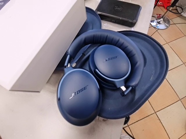Bose QuietComfort Ultra Lunar Blue, Kabellose Over-Ear-Kopfhörer mit Noise-Cancelling, Immersive Audio und Originalverpackung | Zustand: Sehr Gut – Bild 3