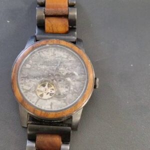 Holzkern Pacemaker, Automatikwerk, Marmor-Zifferblatt, offene Unruh, Holzelemente, Edelstahl dunkeLadegerätrau | Zustand: Stark Gebraucht