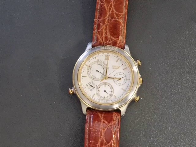 Citizen Quartz Chronograph Bicolor 1995 Braun, Quarzwerk, Multifunktionsblatt, Datumsanzeige, Lederband braun, Kratzer am Gehäuse | Band | Zustand: Gebraucht