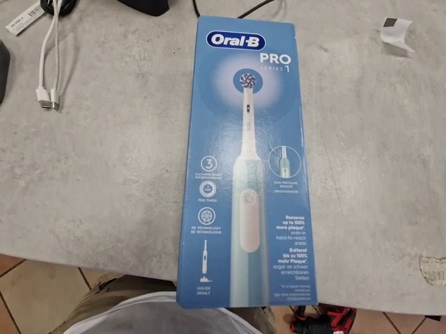 Oral-B Pro Series 1 Blau, Elektrische Zahnbürste mit 3 Reinigungsmodi, Andruckkontrolle und Pro-Timer in Originalverpackung | Zustand: Neu