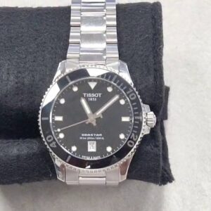Tissot Seastar 1000 Schwarz, Quarzwerk, Saphirglas, 30 bar wasserdicht, Edelstahl, leichte Kratzer Gehäuseboden, Zubehör: Uhrenbox | Zustand: Sehr Gut