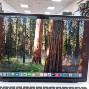 Apple MacBook Air 13" (2025) Silber, M4 Chip, 16 GB RAM, 256 GB SSD, 13,6 | Zustand: Sehr Gut