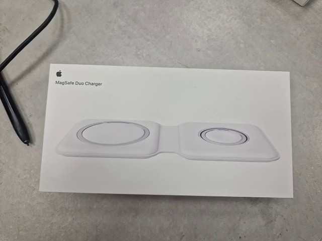 Apple MagSafe Duo Charger Weiß, Kabelloses Ladegerät für iPhone und Apple Watch, inkl. OVP und Kabel, Modell A2458 | Zustand: Wie Neu – Bild 2