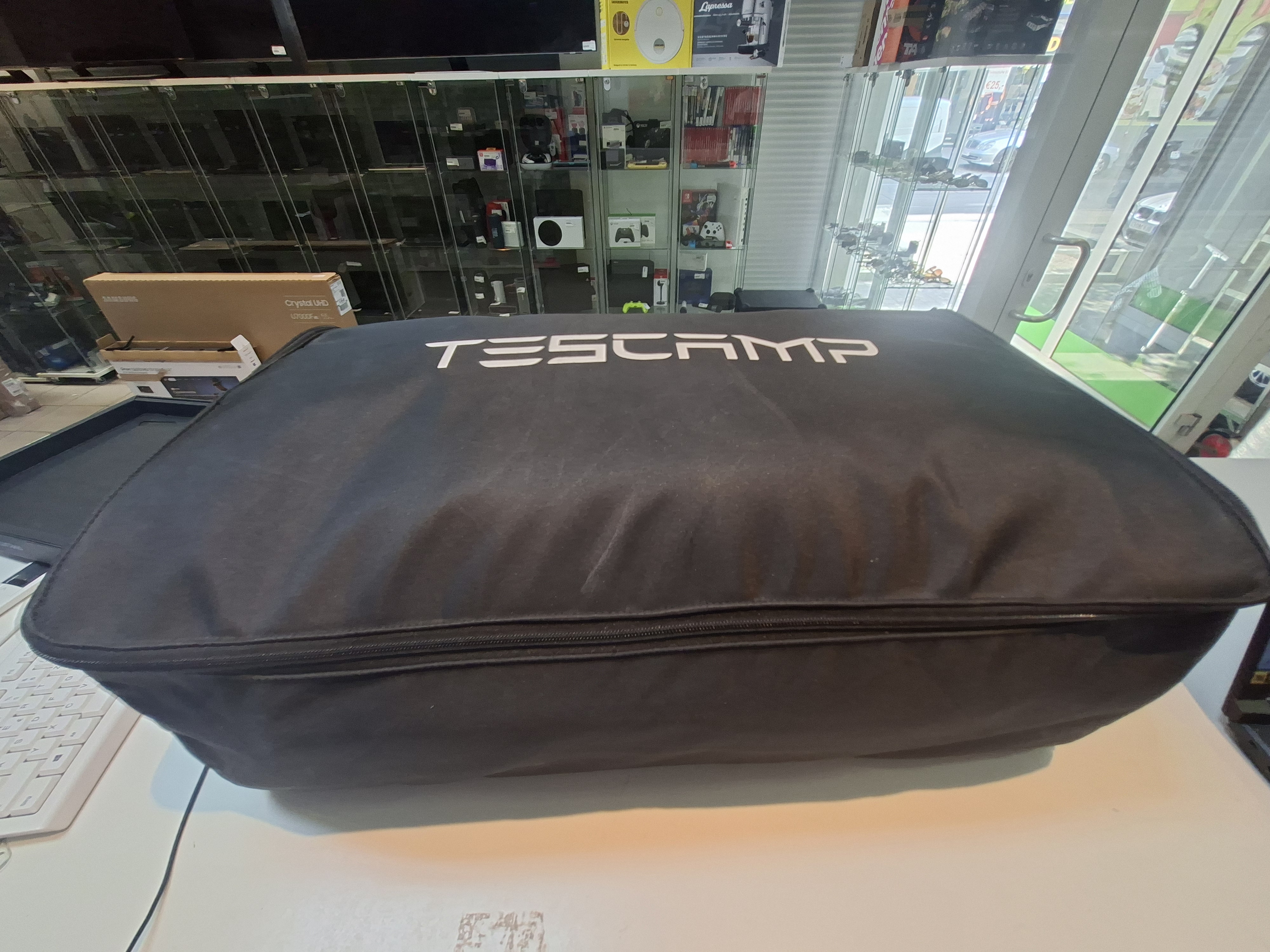 Tescamp Campingmatratze Tesla Model 3/Y Grau, Faltbare Memory-Foam-Matratze mit Transporttasche, passend für Tesla Model 3 und Model Y. | Zustand: Sehr Gut – Bild 3