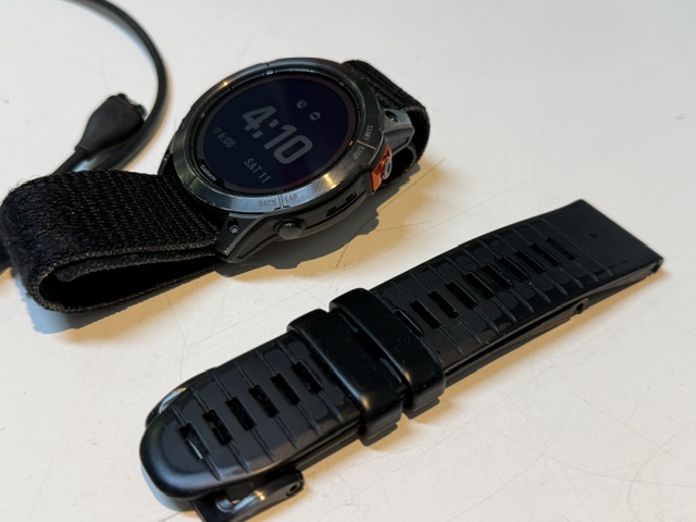 Garmin Fenix 7X Pro Solar Schwarz , Multisport-Smartwatch mit Ladekabel und zwei Armbändern | Zustand: Sehr Gut – Bild 3