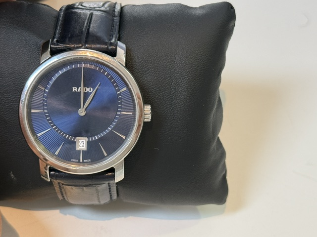 Rado DiaMaster Quarz Blau Leder, Damenarmbanduhr mit blauem Zifferblatt, Datumsanzeige, blauem Lederarmband, mit Verpackung, Zertifikat und ohne Batterie | Zustand: Sehr Gut – Bild 2