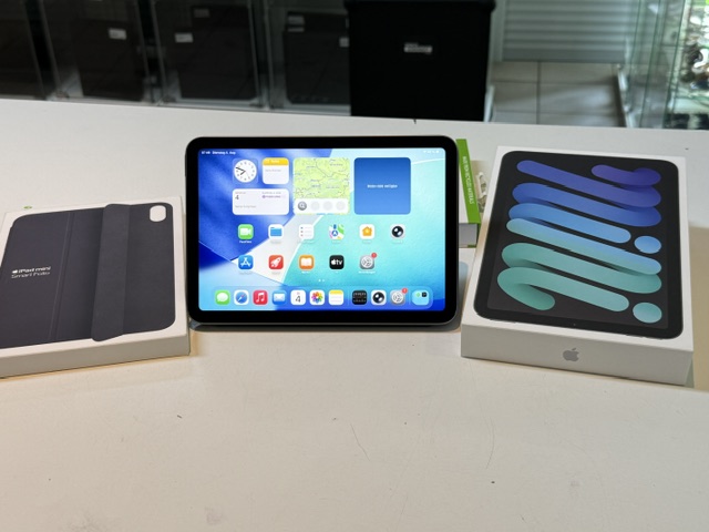 Apple iPad mini 7, Space Gray, 128GB Wifi , 128GB, Wi-Fi, inkl. OVP, Ladekabel, Smart Folio & nur 11 Ladezyklen | Zustand: Wie Neu – Bild 2