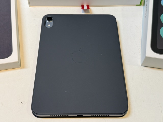 Apple iPad mini 7, Space Gray, 128GB Wifi , 128GB, Wi-Fi, inkl. OVP, Ladekabel, Smart Folio & nur 11 Ladezyklen | Zustand: Wie Neu – Bild 3