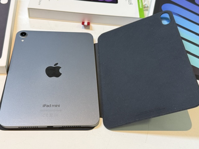 Apple iPad mini 7, Space Gray, 128GB Wifi , 128GB, Wi-Fi, inkl. OVP, Ladekabel, Smart Folio & nur 11 Ladezyklen | Zustand: Wie Neu – Bild 4