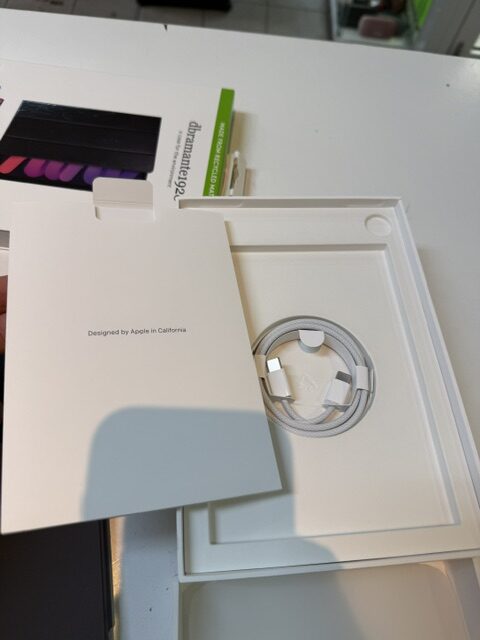 Apple iPad mini 7, Space Gray, 128GB Wifi , 128GB, Wi-Fi, inkl. OVP, Ladekabel, Smart Folio & nur 11 Ladezyklen | Zustand: Wie Neu – Bild 6