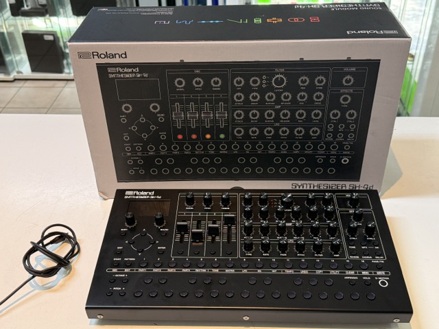 Roland SH-4d, Schwarz, 2023, Digitaler Desktop-Synthesizer mit 60 Stimmen, 11 Oszillator-Modellen, Sequencer und USB-C-Kabel, OVP | Zustand: Sehr Gut – Bild 3