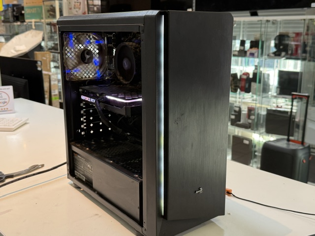 Aerocool Gaming PC, Schwarz, AMD Ryzen 5 5500, 16GB RAM, 1TB SSD, GeForce RTX 3060 Ti 8GB, Windows 11, seitliches Glas fehlt | Zustand: Gut