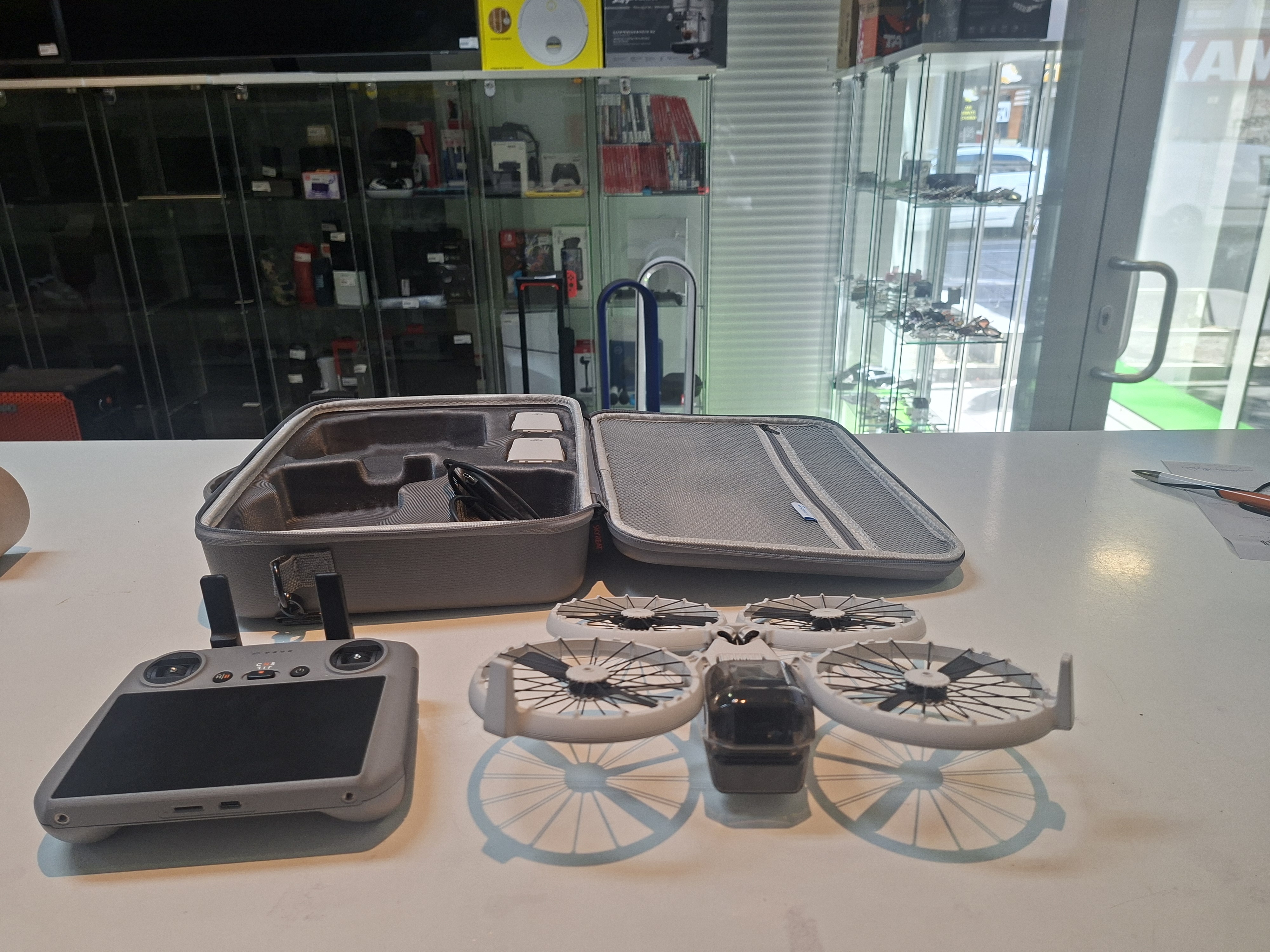 DJI Flip Fly More Combo , Mit Hülle und 2 Akkus, Tasche , ohne Ladegerät | Zustand: Sehr Gut – Bild 2
