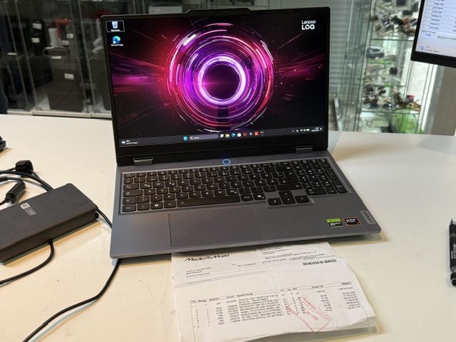 Lenovo LOQ 15AHP10 Luna Grey , AMD Ryzen 7 250, 16GB RAM, 1TB SSD, GeForce RTX 5060 8GB, 4 Ladezyklen, Rechnung vom 27.7.26, mit Ladegerät, ohne OVP | Zustand: Wie Neu – Bild 4