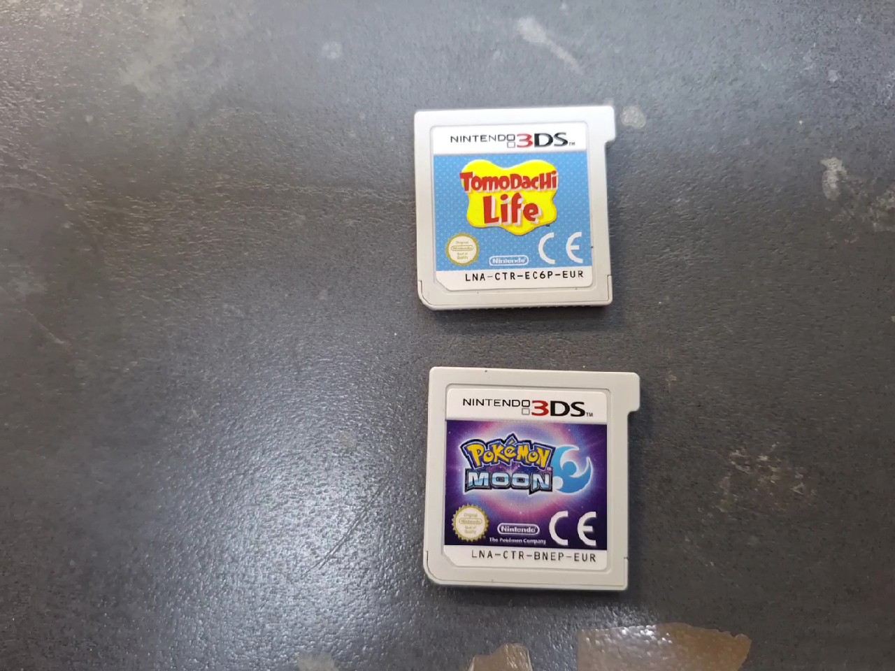Nintendo 3DS Spiele-Set 10 Stk., 10 originale Nintendo 3DS Spielmodule inklusive Tomodachi Life, Pokémon Moon und Mario Kart 7. | Zustand: Sehr Gut | Farbe: grau – Bild 2