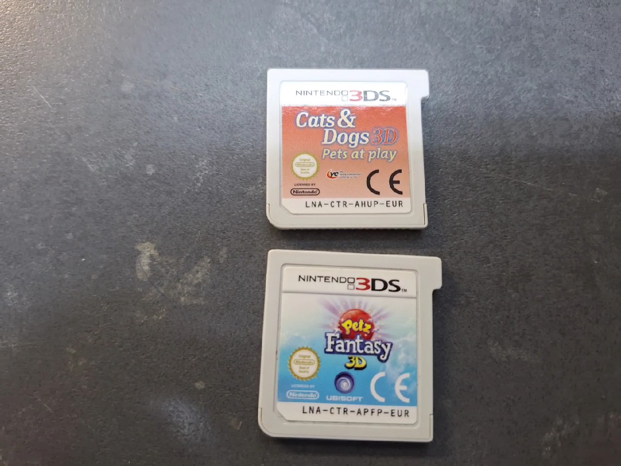 Nintendo 3DS Spiele-Set 10 Stk., 10 originale Nintendo 3DS Spielmodule inklusive Tomodachi Life, Pokémon Moon und Mario Kart 7. | Zustand: Sehr Gut | Farbe: grau – Bild 6