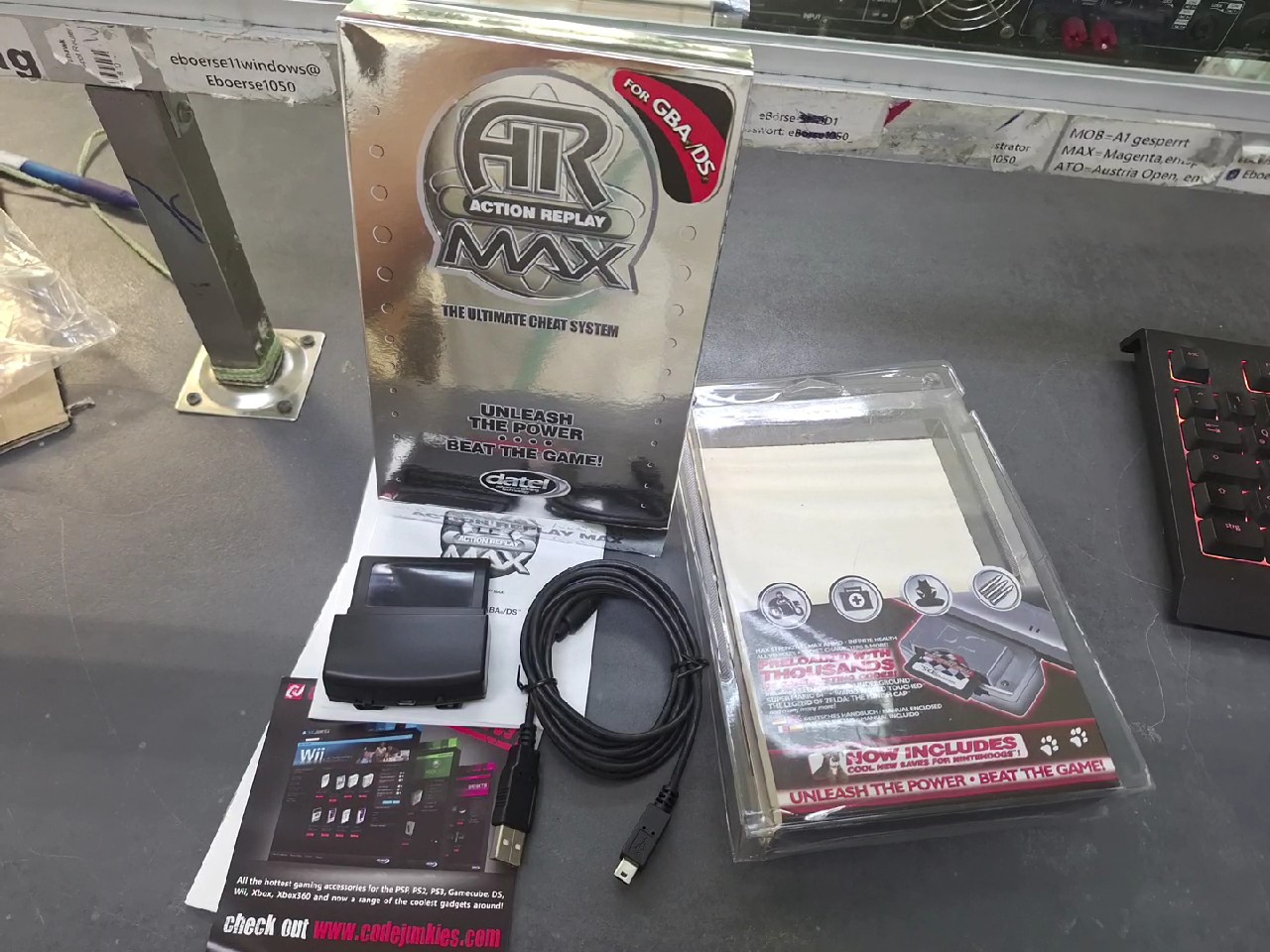 Datel Action Replay MAX GBA/DS, Cheat-Modul für Nintendo GBA und DS | Zustand: Sehr Gut | Farbe: schwarz – Bild 3