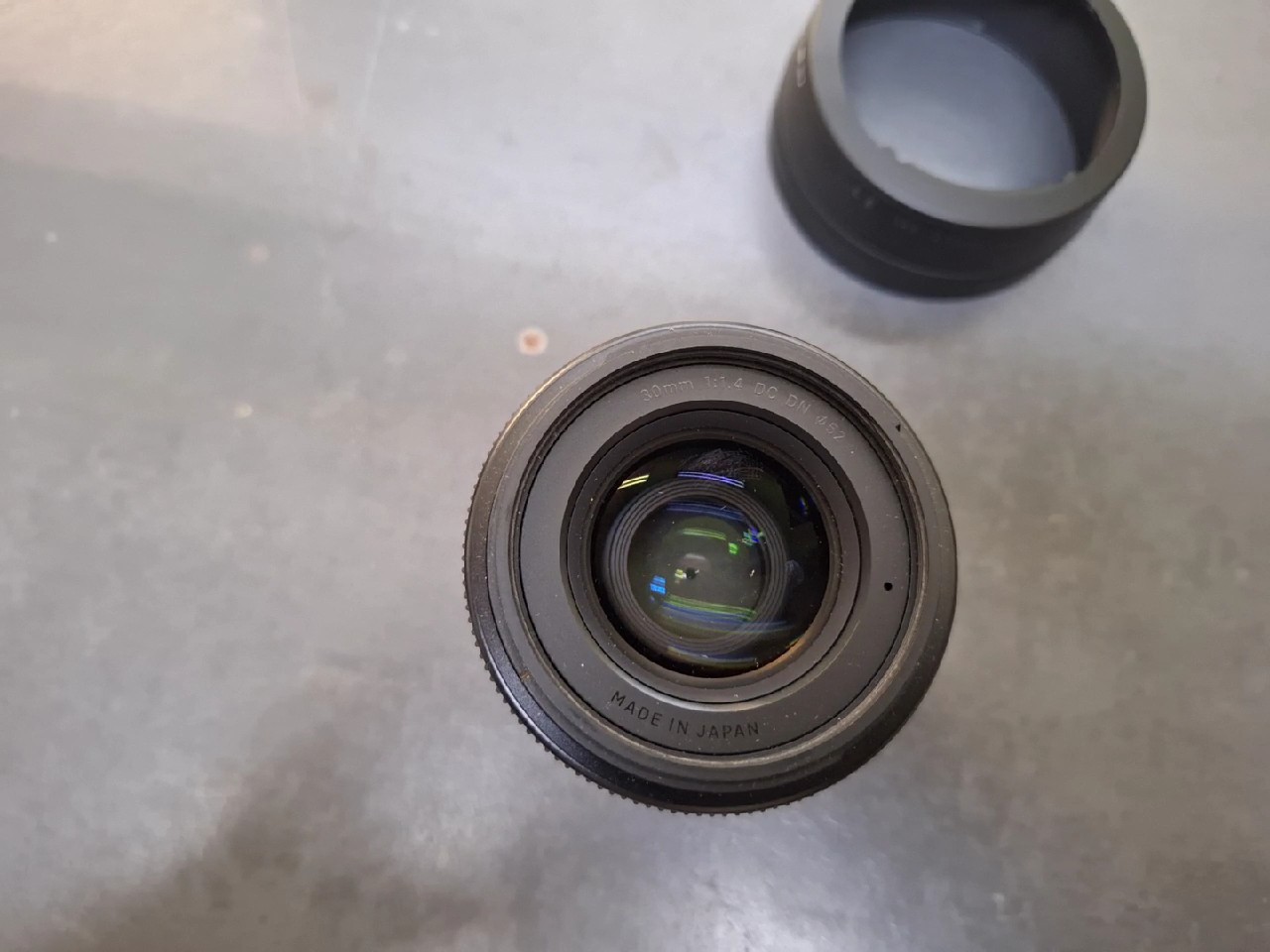 Sigma 30mm f/1.4 DC DN Contemporary Schwarz, Lichtstarkes Standard-Objektiv für Sony spiegellose Systemkameras mit APS-C-Sensor und Filtergröße 52mm | Zustand: Sehr Gut – Bild 3
