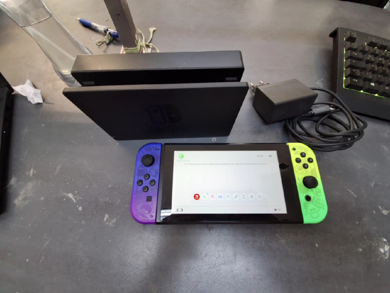 Nintendo Switch, Dock & Netzteil, L-Taste am linken Joy-Con defekt | Zustand: Gut | Farbe: schwarz – Bild 2