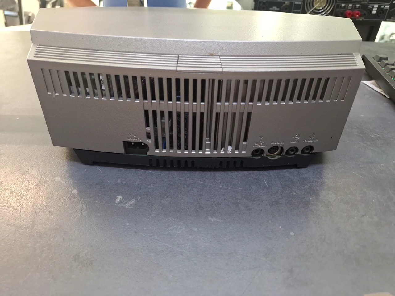 Bose Wave Music System Grau, CD-Player, UKW | MW-Radio, AUX-Eingang, Digitalwecker, Kratzer auf Gehäuse, Inkl. Fernbedienung | Zustand: Gut – Bild 4